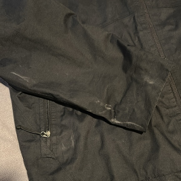 The North Face shell rain jacket size L - Picture 4 of 10